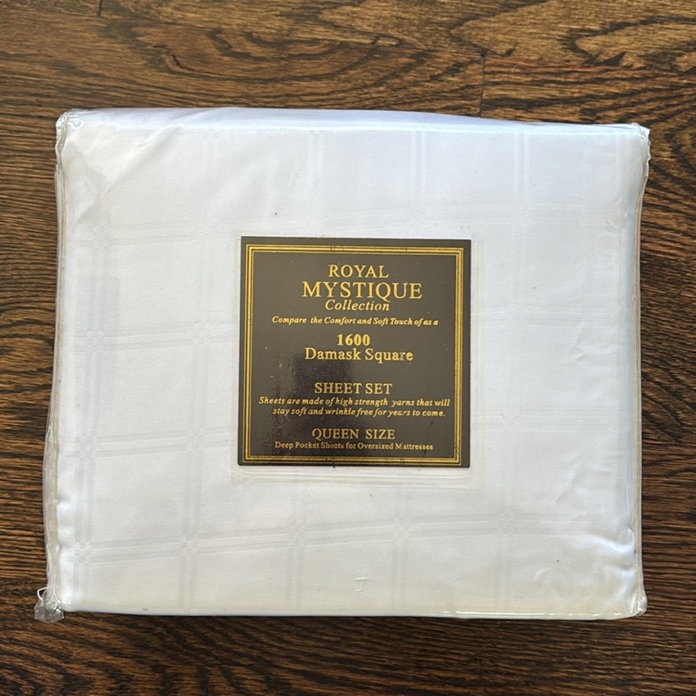 NWT Royal Mystique Collection 1600 Damask Square QUEEN SIZE Bed Set